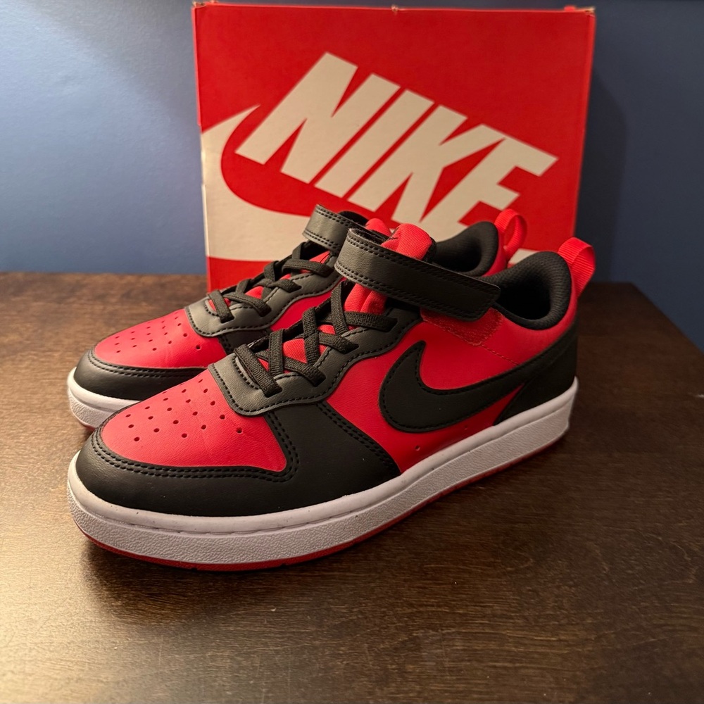 Nike Court Borough Sneakers